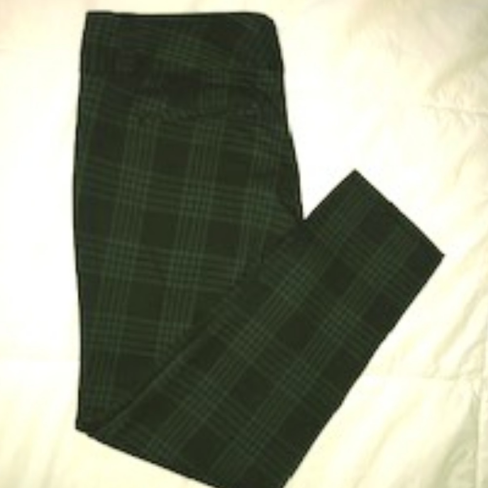 GH Bass & Co plaid pants size 8